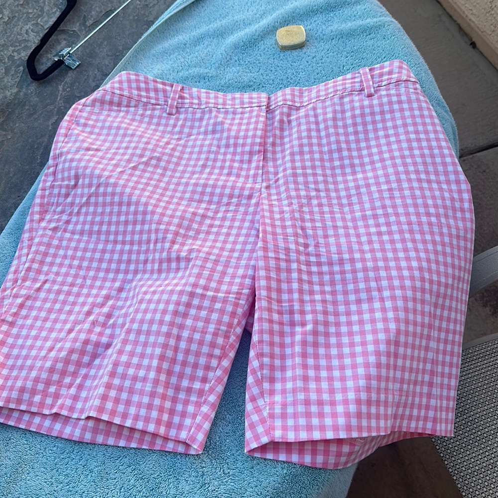 Talbots perfect 10.5 short. Pink Gingham 14W. Perfect condition